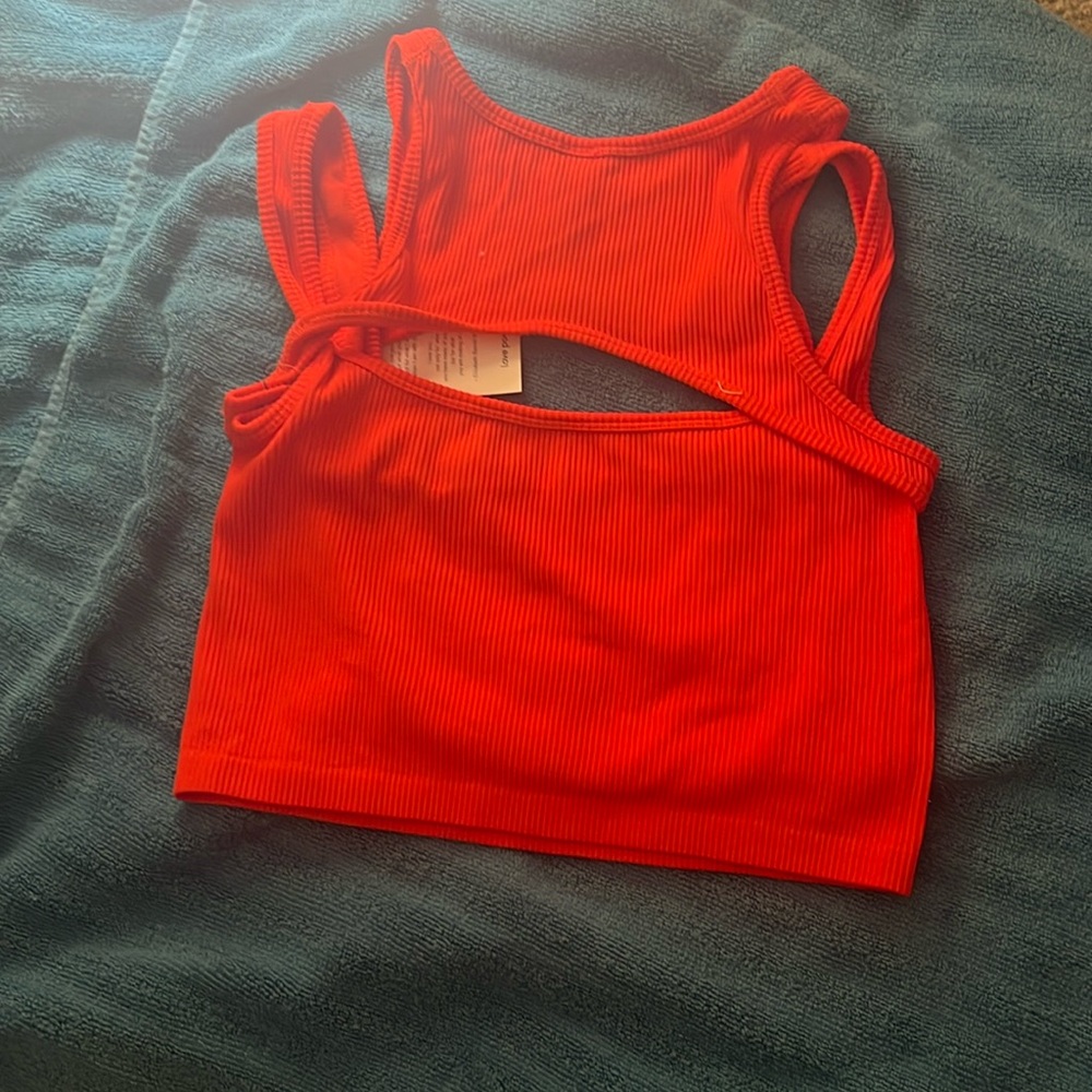 Crop top 
Orange 
Brand is love poem